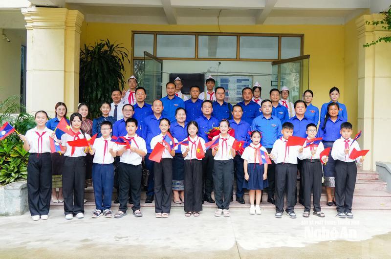Tỉnh đoàn Nghệ An tiếp đón Đoàn Thanh niên Nhân dân Cách mạng Thủ đô Viêng Chăn, Lào.