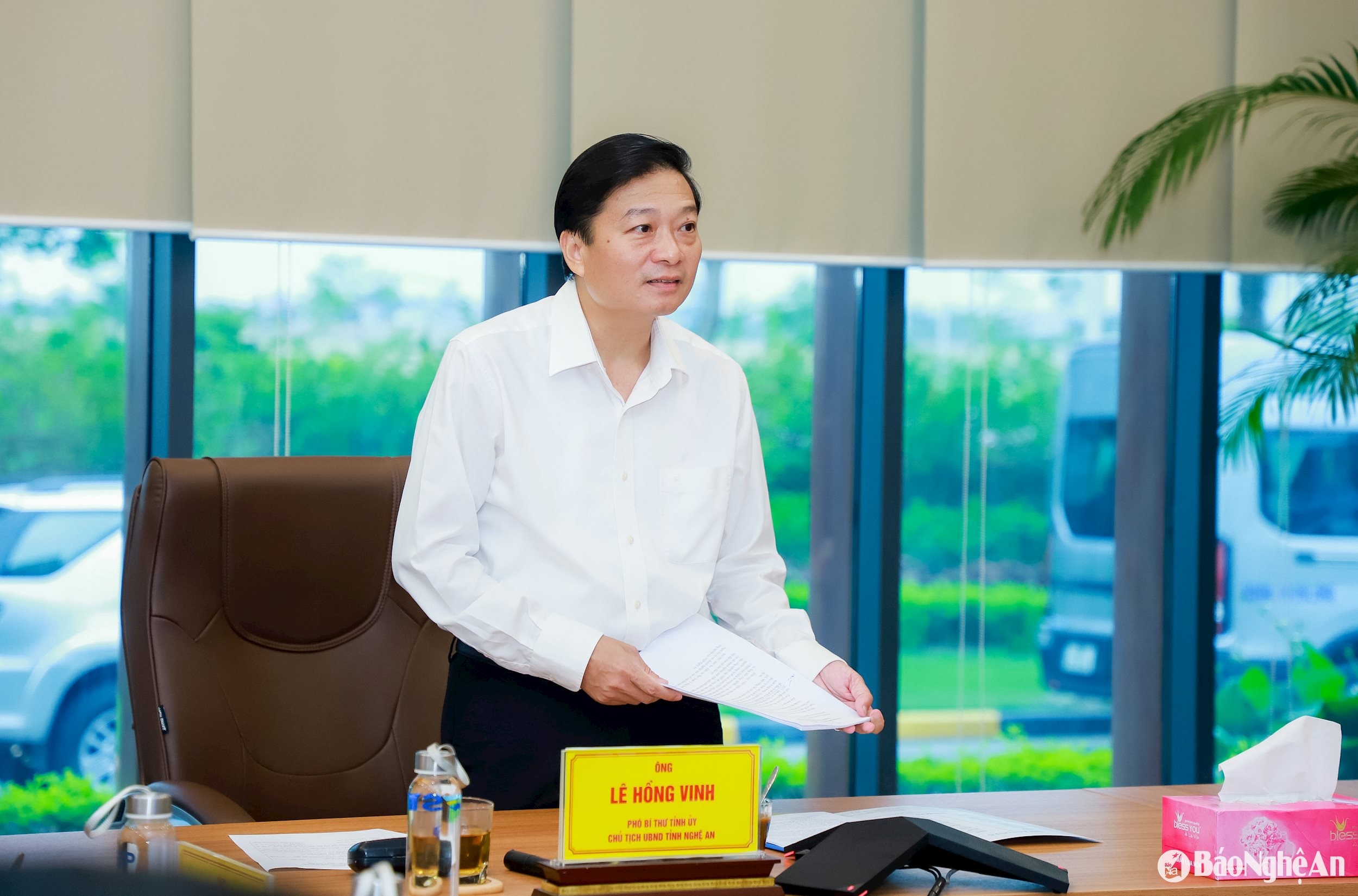 Đồng chí Lê Hồng Vinh - Phó Bí thư Tỉnh ủy, Chủ tịch UBND tỉnh, Bí thư Đảng ủy UBND tỉnh phát biểu kết luận. Ảnh: Thành Duy