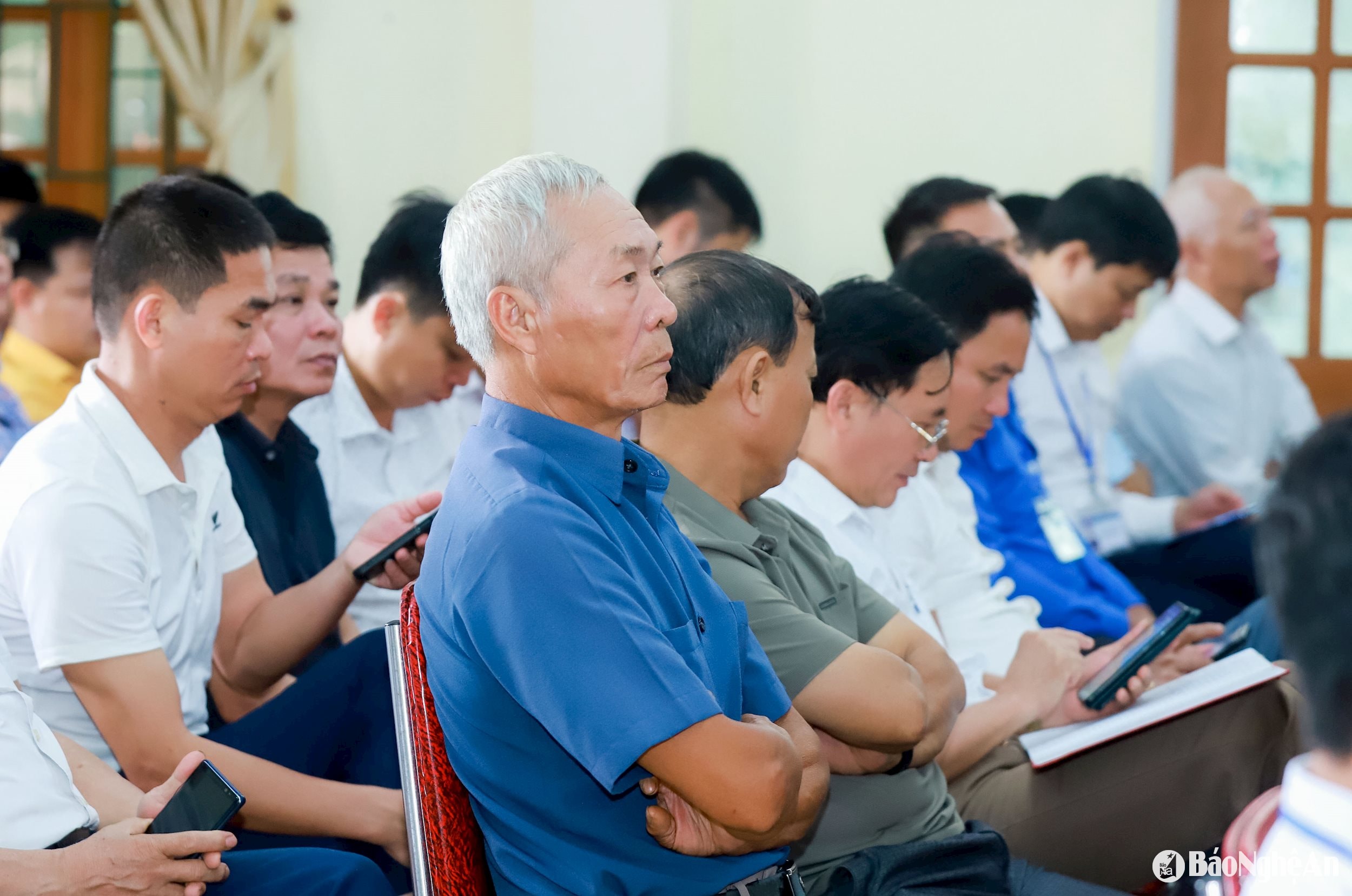 Cử tri dự hội nghị tiếp xúc cử tri với ĐBQH đoàn Nghệ An trước Kỳ họp thứ 9, Quốc hội khóa XV. Ảnh: Thành Duy