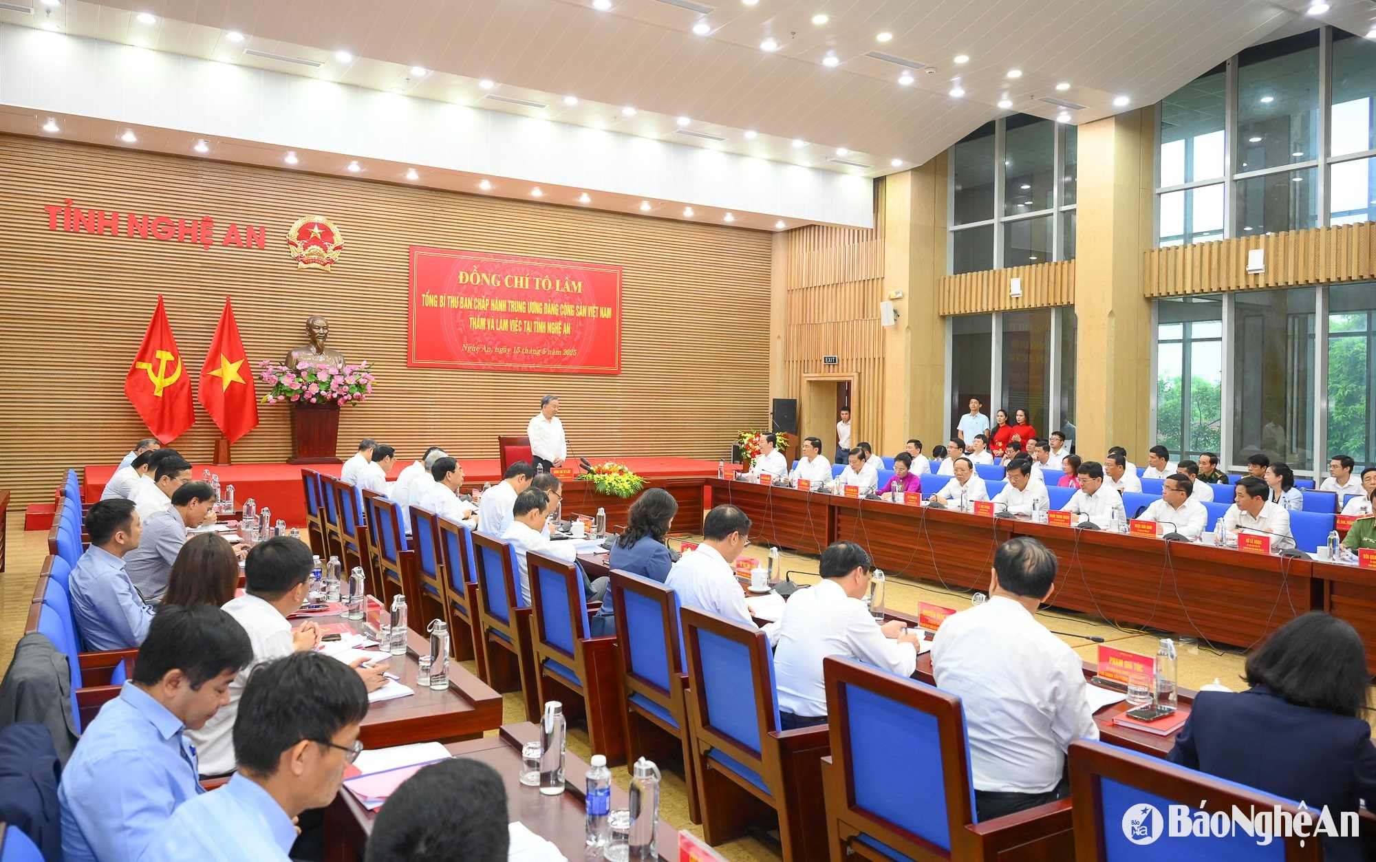 Tổng Bí thư LV với Nghệ An-12